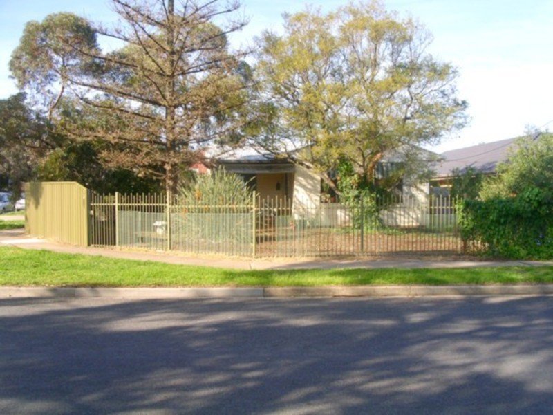 10 Somerset Avenue, Clearview, SA 5085