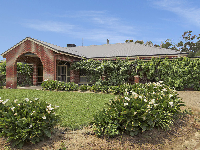 37 Olivers Road, Benalla, VIC 3672