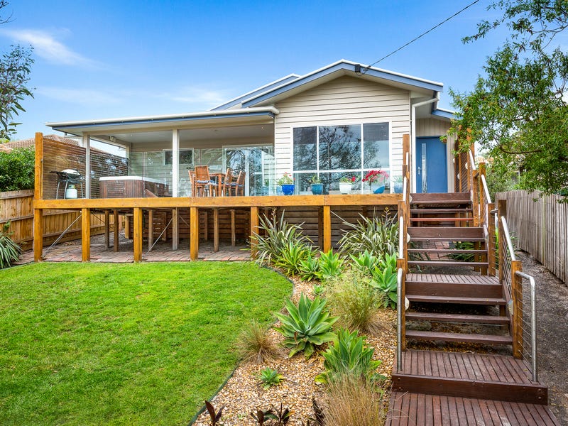 15 Chapman Avenue, Seaford, Vic 3198 Property Details