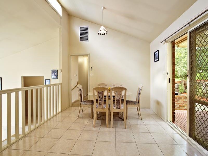 16 Balmoral Circuit, Eltham, VIC 3095