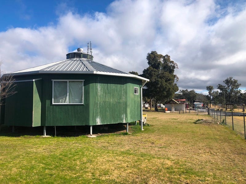 46 Tenterfield Street, Wallangarra, QLD 4383