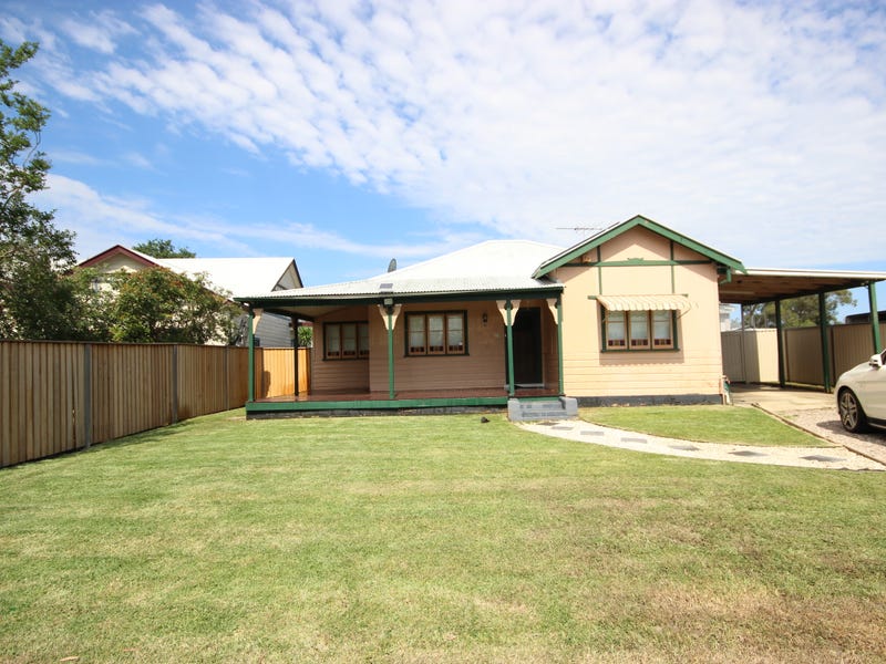 28 Canberra Avenue, Casula, NSW 2170