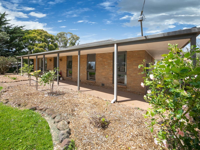 10 Old Farm Way, Romsey, VIC 3434