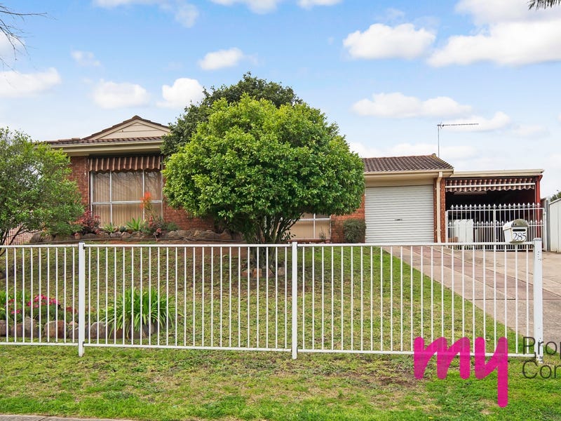 285 Welling Drive, Mount Annan, NSW 2567