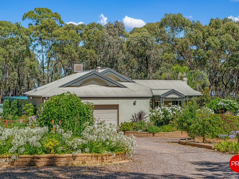 28 Braeside Drive, Junortoun, Vic 3551 Property Details