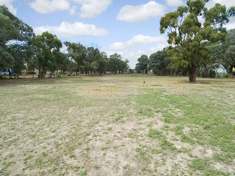 16 Kurrak Road, Yarrambat, Vic 3091 Property Details