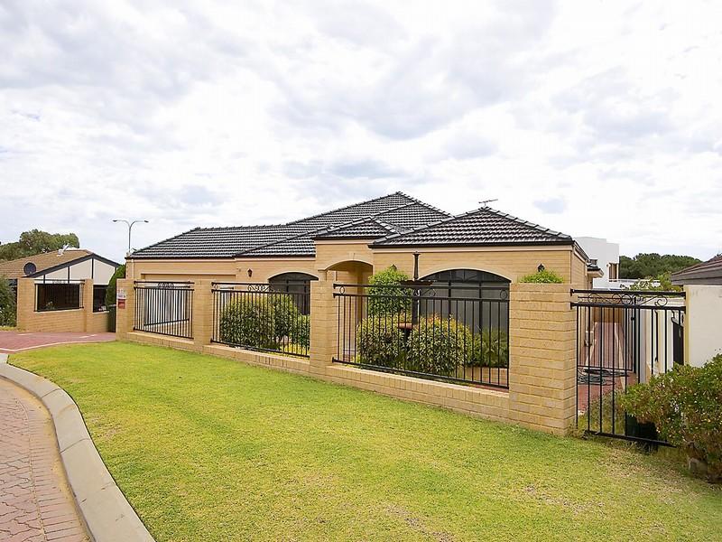 12 Woolnough Heights, Kardinya, WA 6163 Property Details