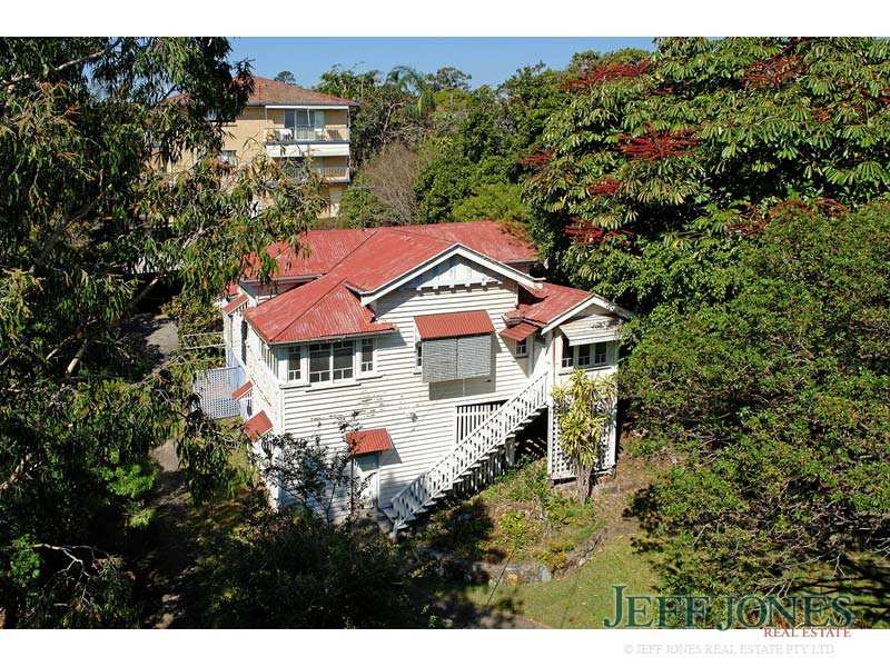 7 Merinda Street, Greenslopes, Qld 4120 Property Details