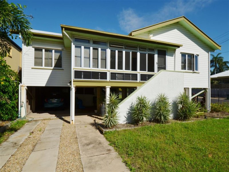 16 Palm Street, Rowes Bay, Qld 4810