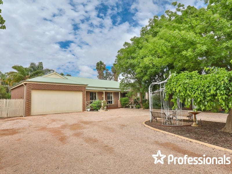 10 St Andrews Drive, Cabarita, Vic 3505 Property Details