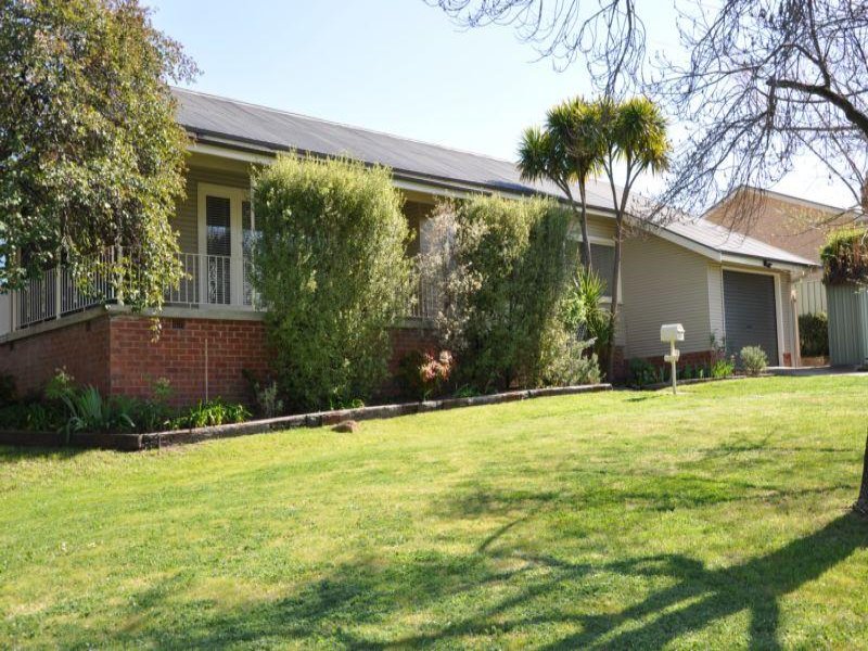 285 Peel Street, West Bathurst, NSW 2795