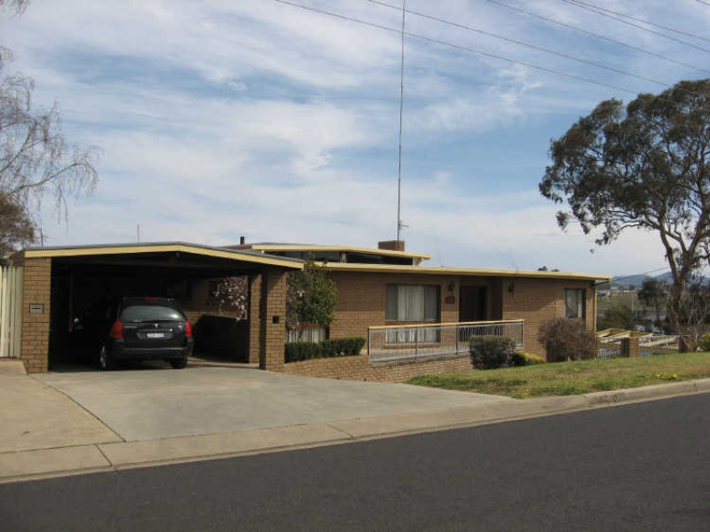 10 Robb Street, Bairnsdale, Vic 3875 Property Details