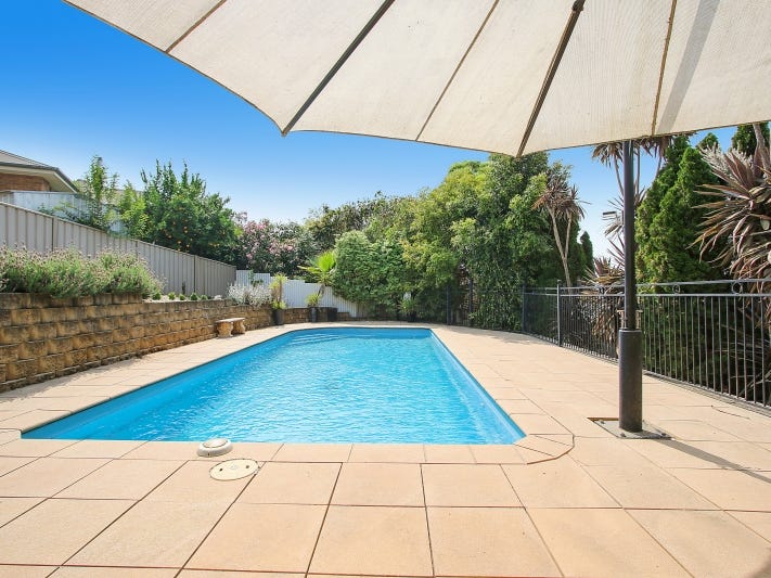 17 Michelle Avenue, Lavington, NSW 2641