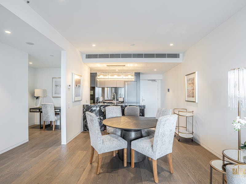 Khám Phá Sự Hấp Dẫn Của Au 88 - Câu Chuyện Về Đồng Hồ Đá Quý Đẳng Cấp Cao