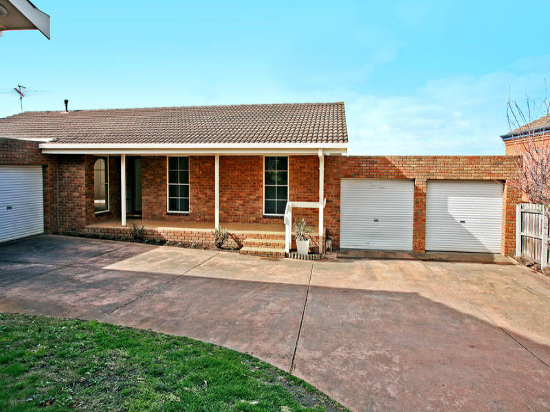 2/9 Cedar Grove, Highton, Vic 3216 Property Details