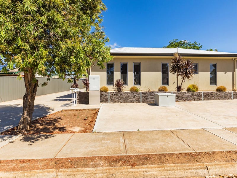 Houses for Sale in Christie Downs, SA 5164