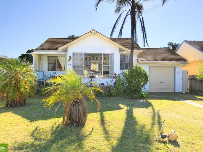 42 Ocean St, Windang, NSW 2528 Property Details