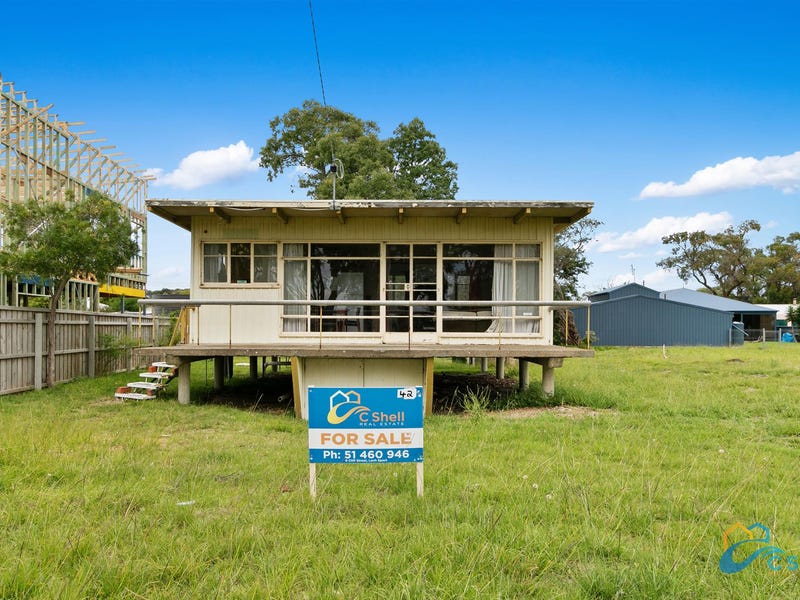 42 Lake Street, Loch Sport, VIC 3851