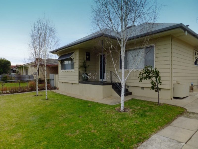 544 Moffat Street, Lavington, NSW 2641