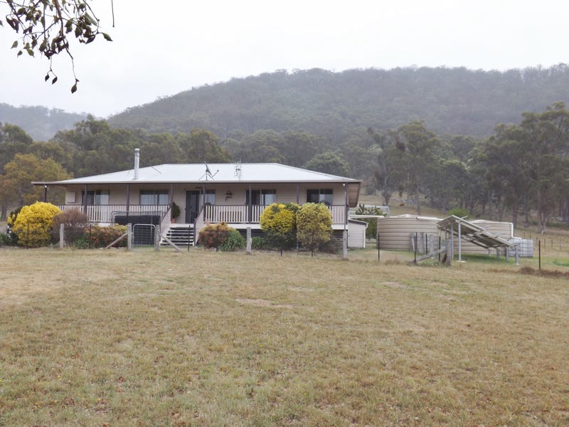 7063 New England Highway, Sandy Flat, NSW 2372