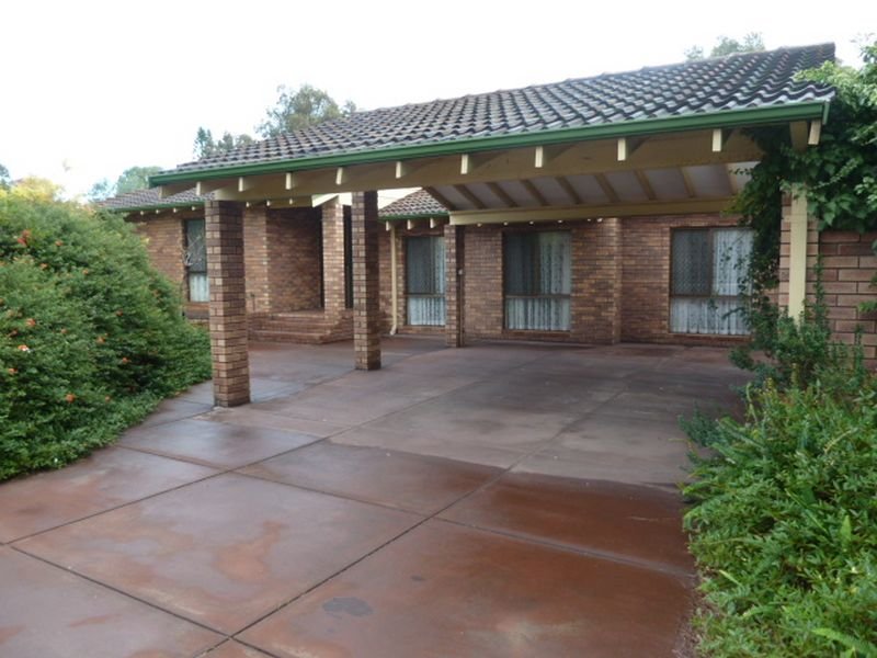 60 Grenadier Drive, Thornlie, WA 6108