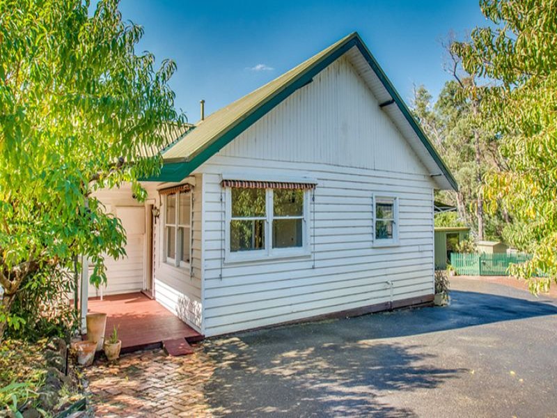 27 Belvedere Drive, Montrose, VIC 3765
