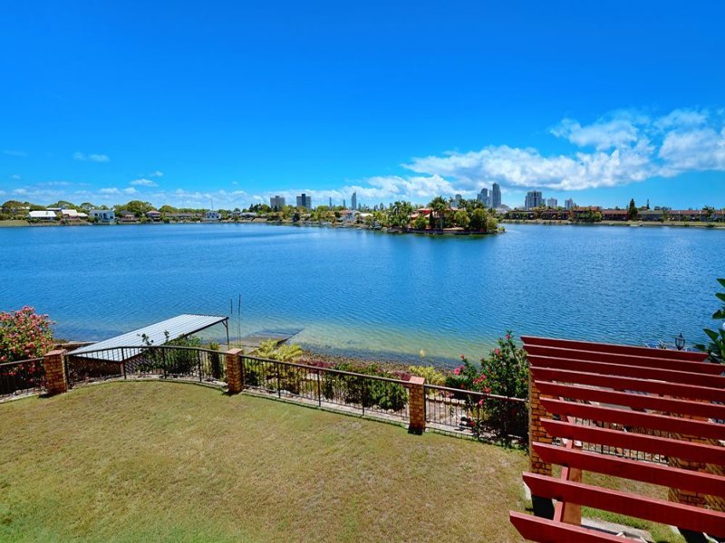 33 Intrepid Drive, Mermaid Waters, QLD 4218