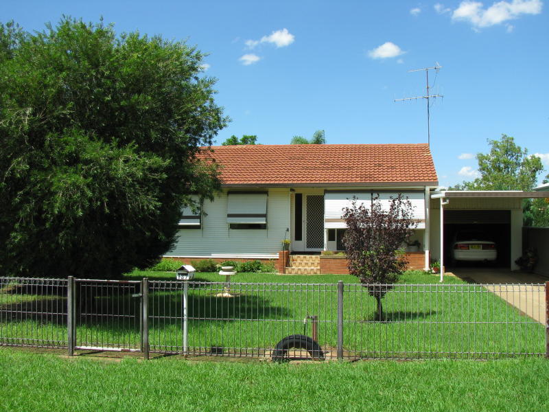 137 Manildra Street, Narromine, NSW 2821 Property Details