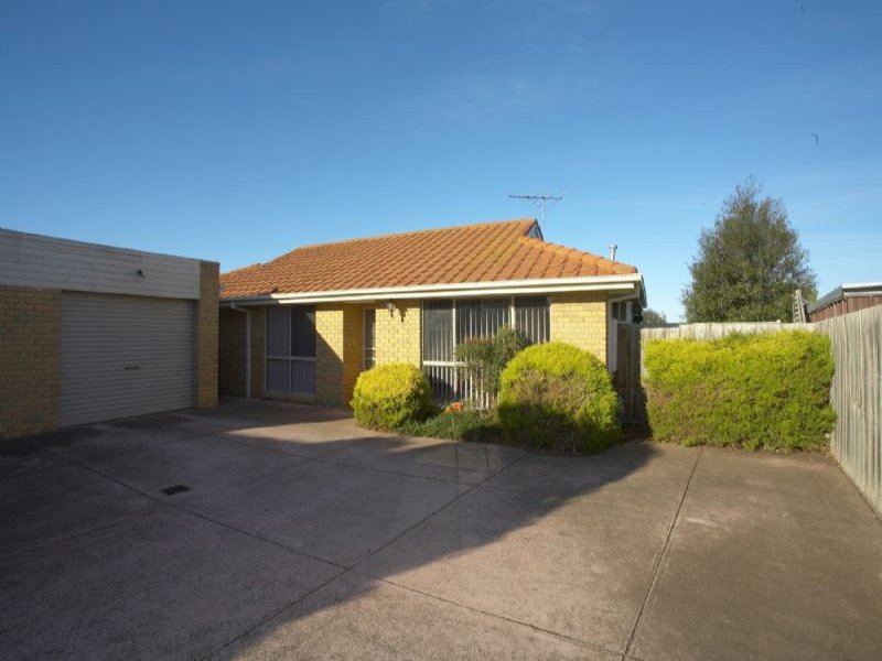 2/97 Silvereye Crescent, Werribee, Vic 3030 Property Details
