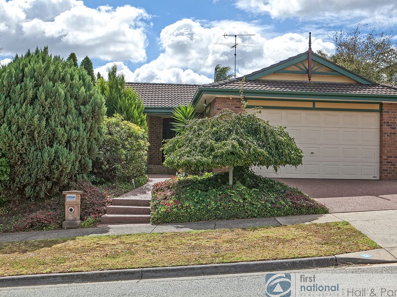 12 Edrington Park Drive, Berwick, VIC 3806