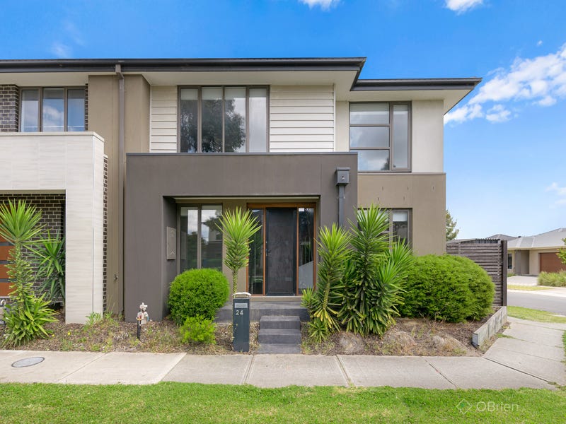 24 Selandra Boulevard, Clyde North, VIC 3978 - realestate.com.au