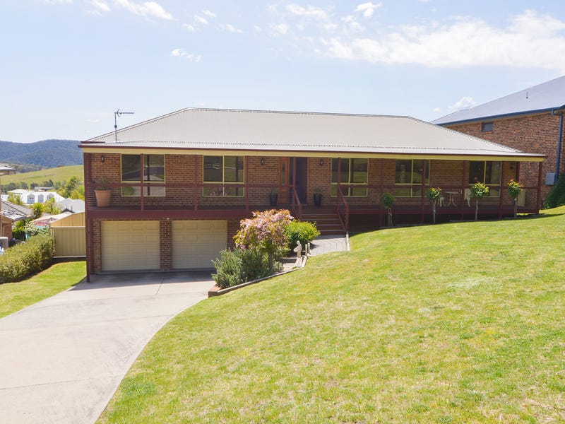 2 Amber Grove, Lithgow, NSW 2790 House for Sale