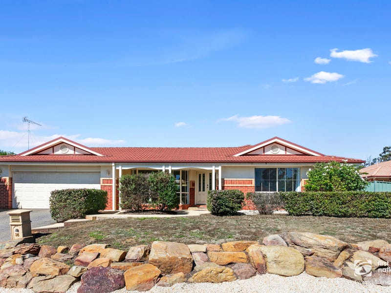 35 Northmoor Drive, Strathdale, Vic 3550 Property Details