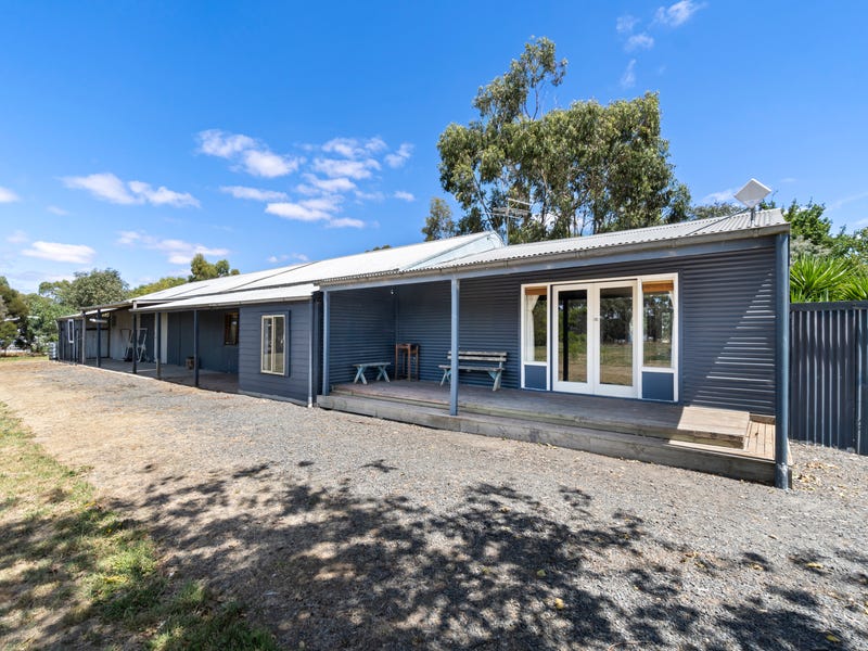 33 Barry St, Birregurra, Vic 3242 House for Sale