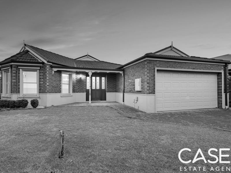 43 Brookland Greens Boulevard, Cranbourne, VIC 3977
