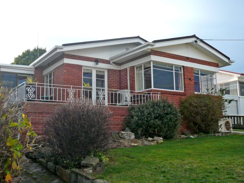 9 Marana Avenue, Rose Bay, TAS 7015