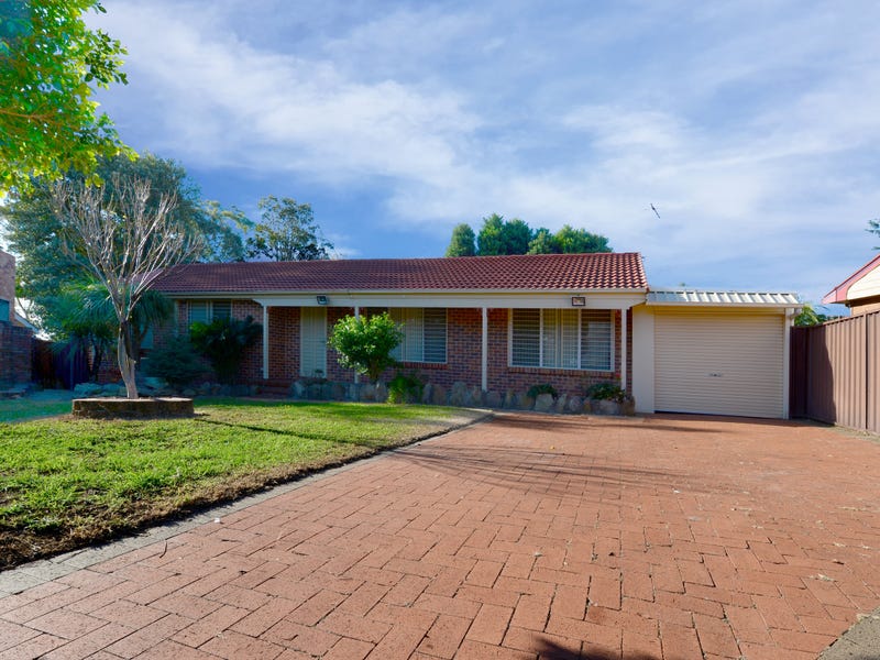 3 Coucal Place Ingleburn Nsw 2565 Realestate Com Au