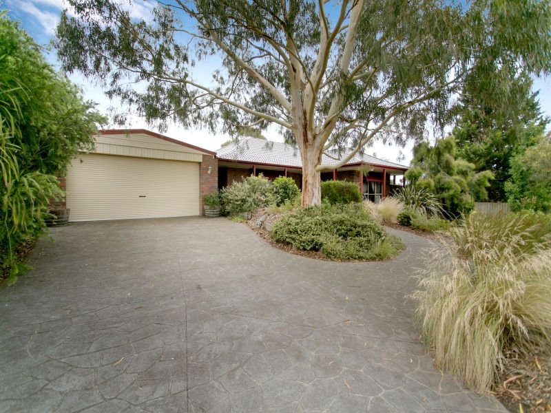 17 Yarralumla Drive, Langwarrin, Vic 3910 Property Details