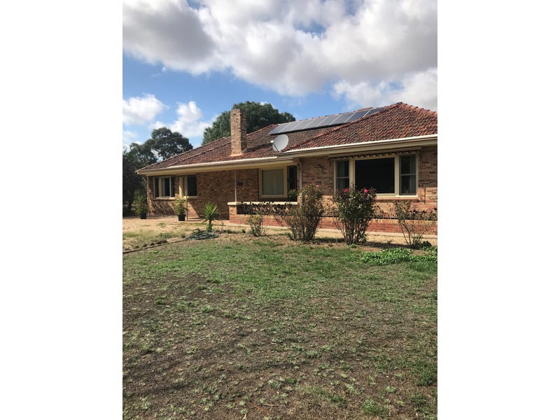 720 Estate Road, Lake Bolac, VIC 3351