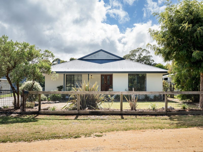 102 YarramPort Albert Road, Langsborough, Vic 3971 House for Sale