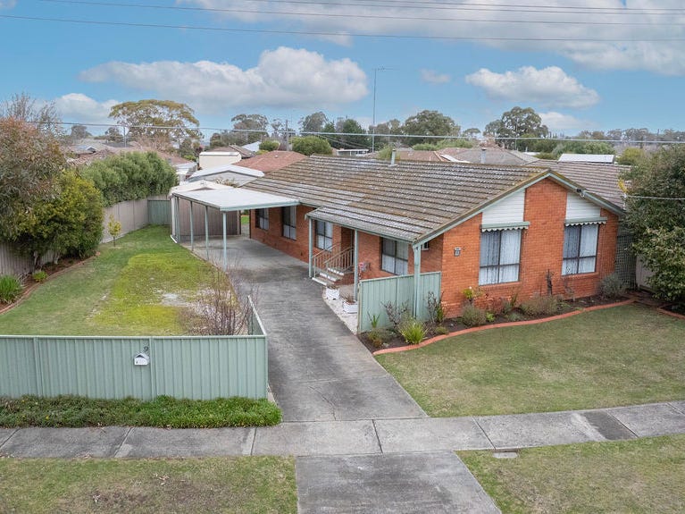 9 Iona Drive, Sebastopol, Vic 3356 House for Sale