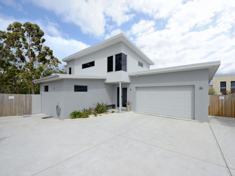 2/25 Staff Road, Electrona, Tas 7054 Property Details