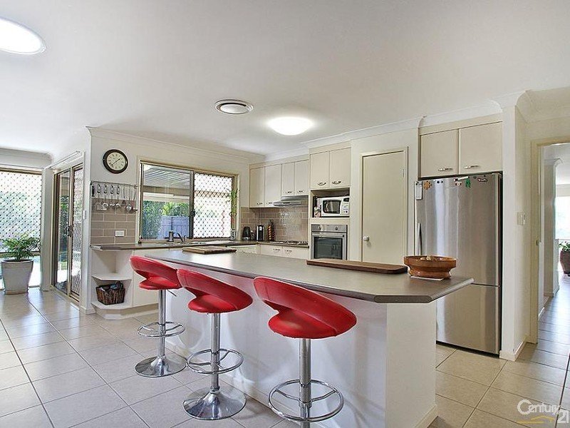 810 Tallowood Place, Jimboomba, Qld 4280 Property Details