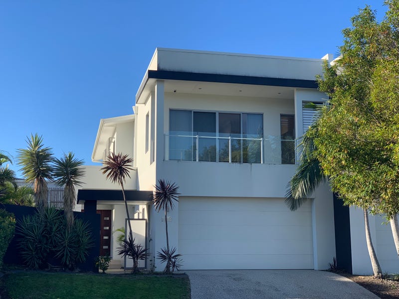 1/30 Heights Drive, Robina, Qld 4226