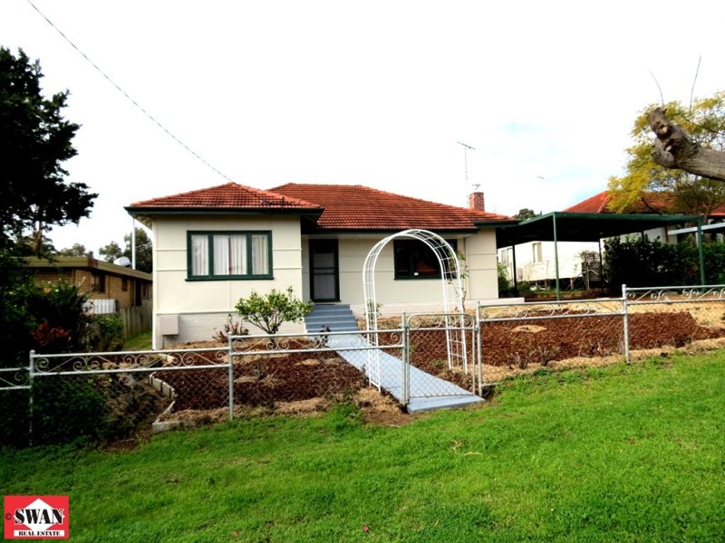 4 Alandale Road, Greenmount, WA 6056