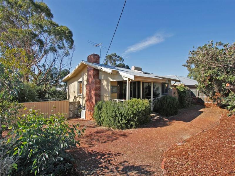 1 Oldham Crescent, Hilton, WA 6163 Property Details