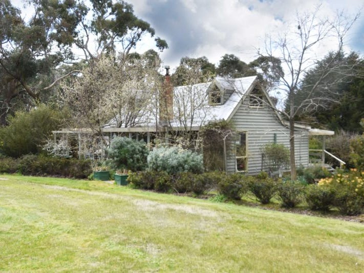 172 Rileys Road, Snake Valley, VIC 3351