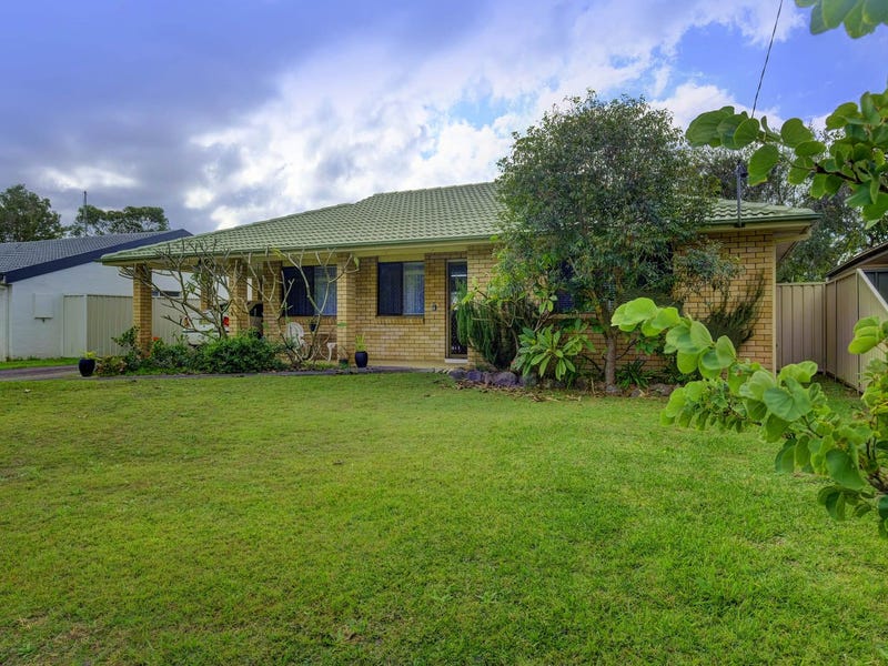 174 The Lakes Way, Forster, NSW 2428 Property Details