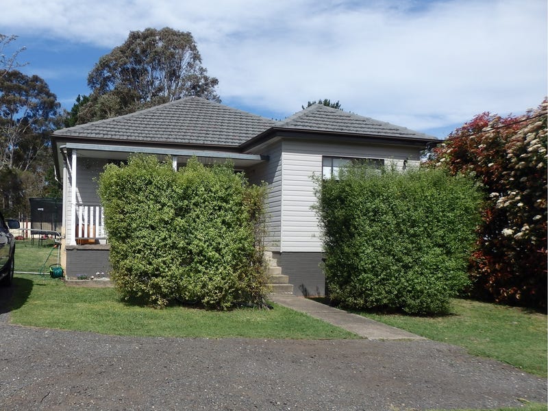 32 Merlin Street, The Oaks, NSW 2570