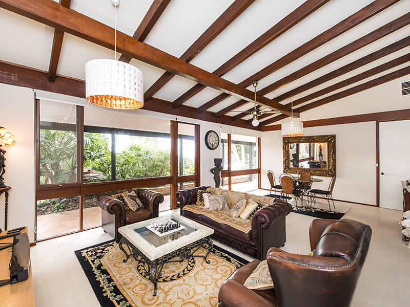 Sold Property Prices & Auction Results in Lesmurdie, WA 6076 (+1